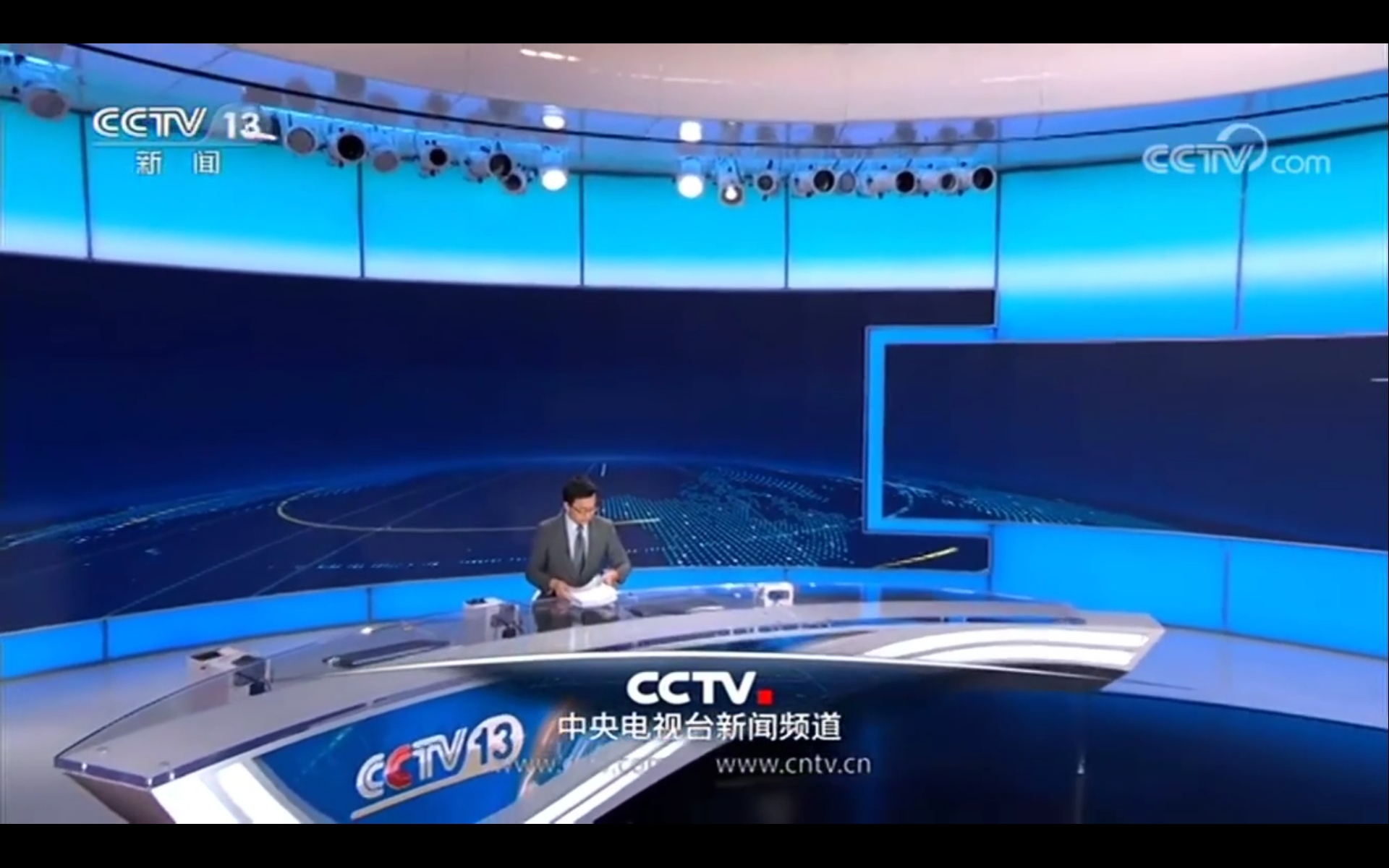 午夜新闻