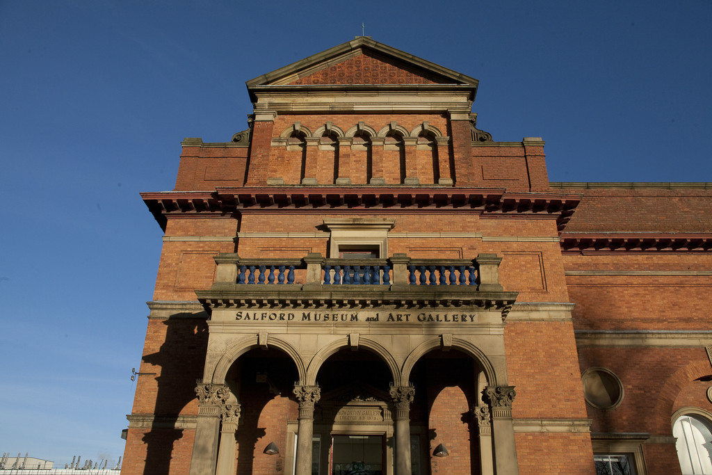  p data-id="go0htk4gel">索尔福德大学(university of salford)毗邻