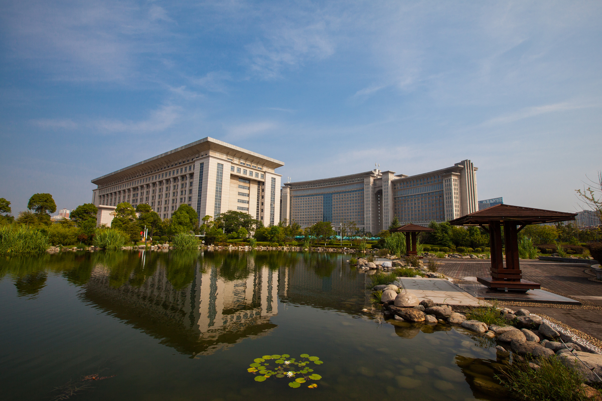  p>宜春市人民政府是江西省 a target="_blank" href="/item/宜春市