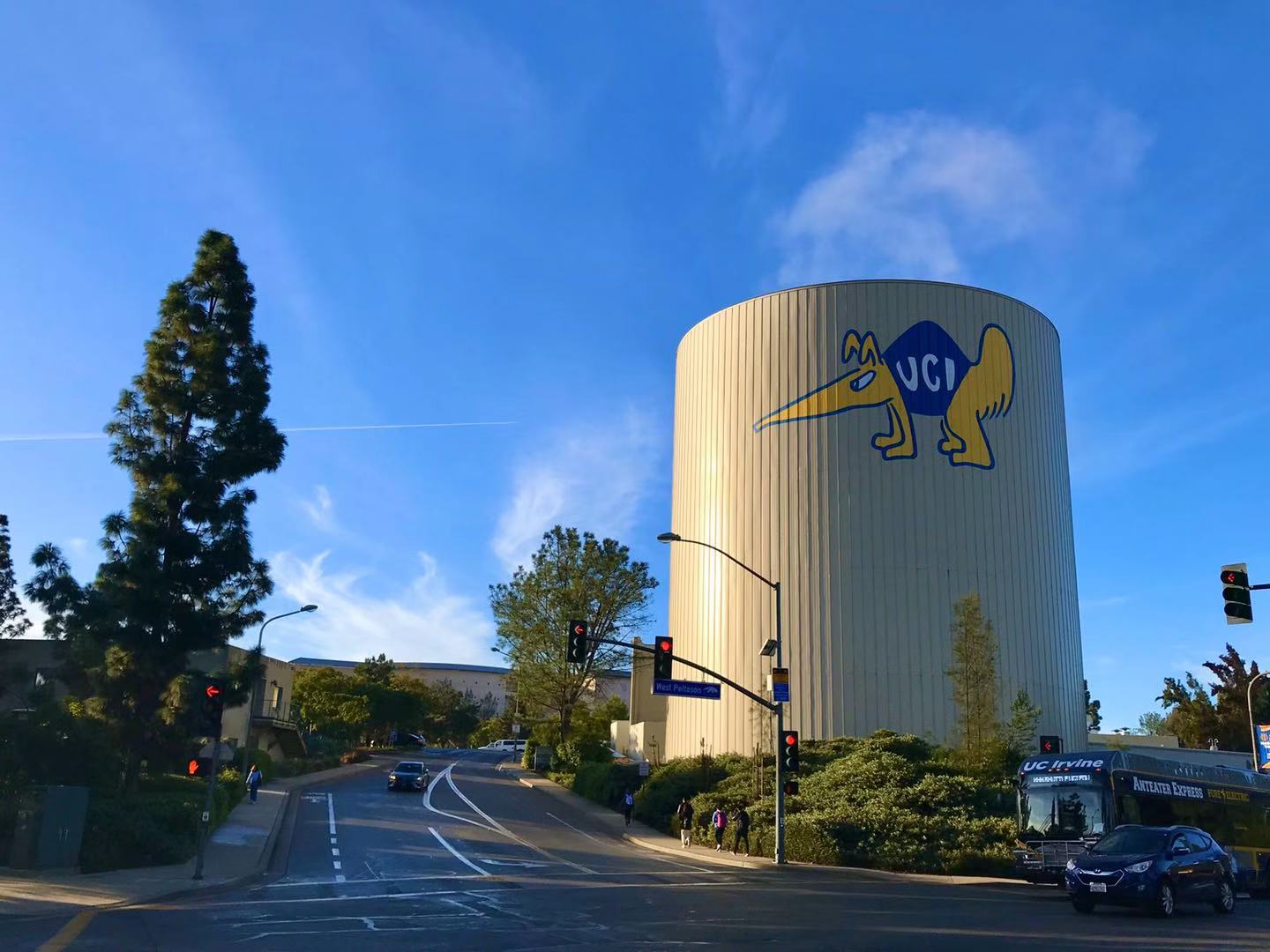 of california, irvine),简称uc irvine或uci,又译加州大学尔湾分校或