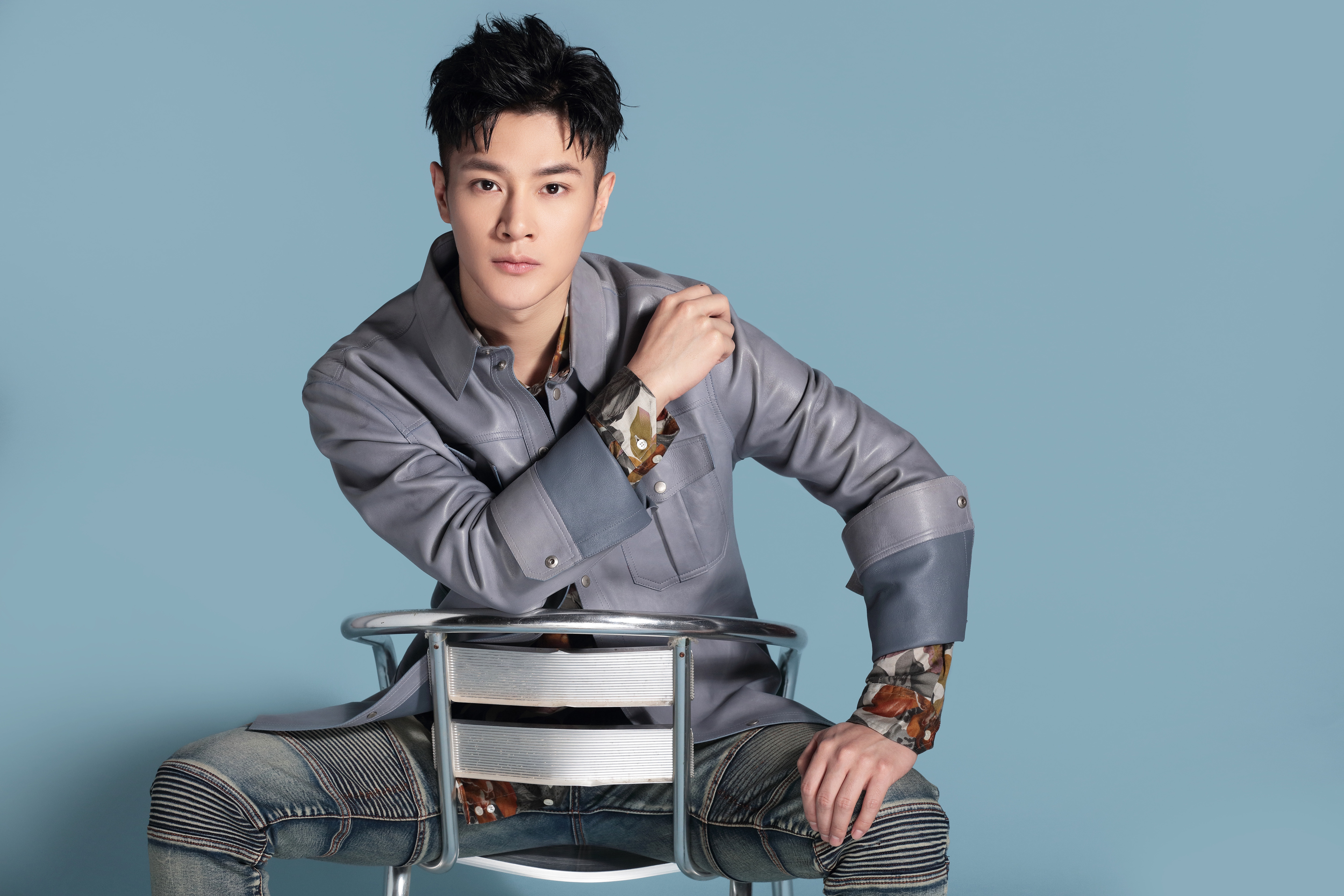  p>丁桥,中国内地男演员,毕业于 a target="_blank" href="/item/天津