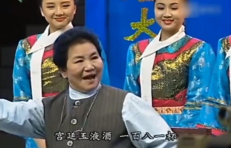 宫廷玉液酒出自1996年中央电视台春节联欢晚会巩汉林,赵丽蓉主演小品