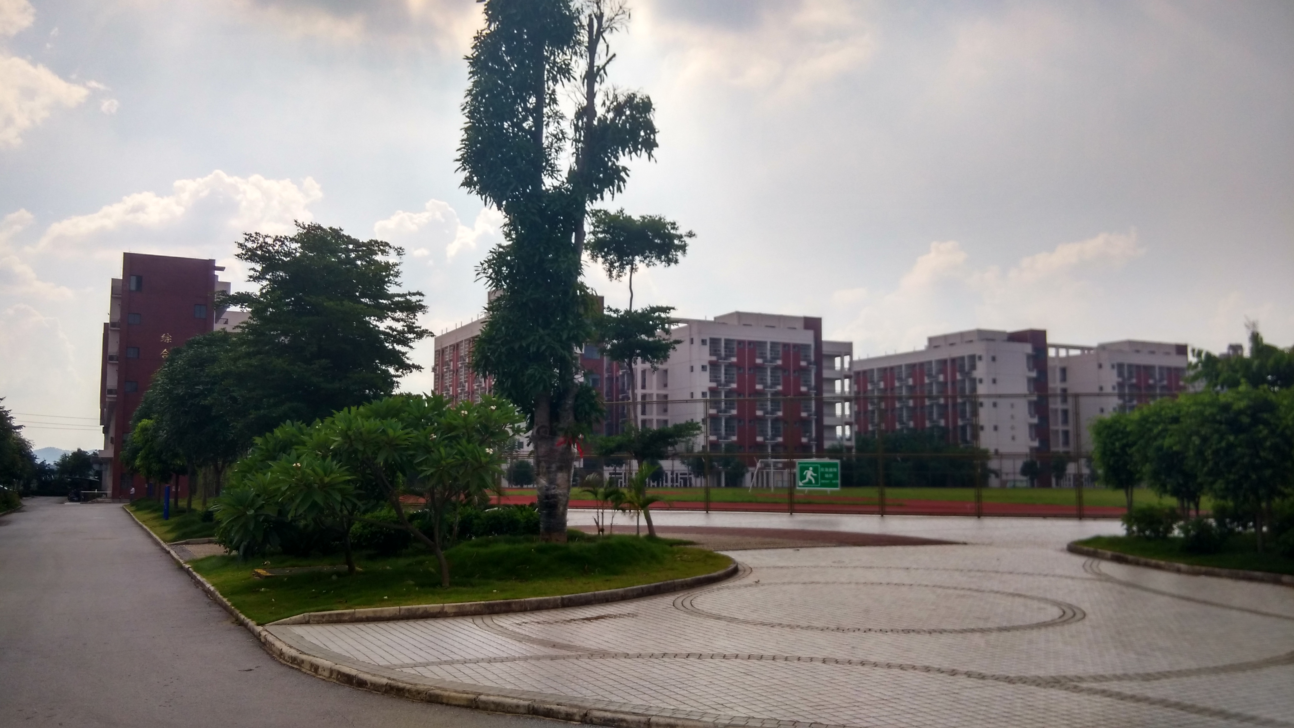 高中,广西课改样本学校,广西21世纪园丁工程研修基地,南宁市传统名校