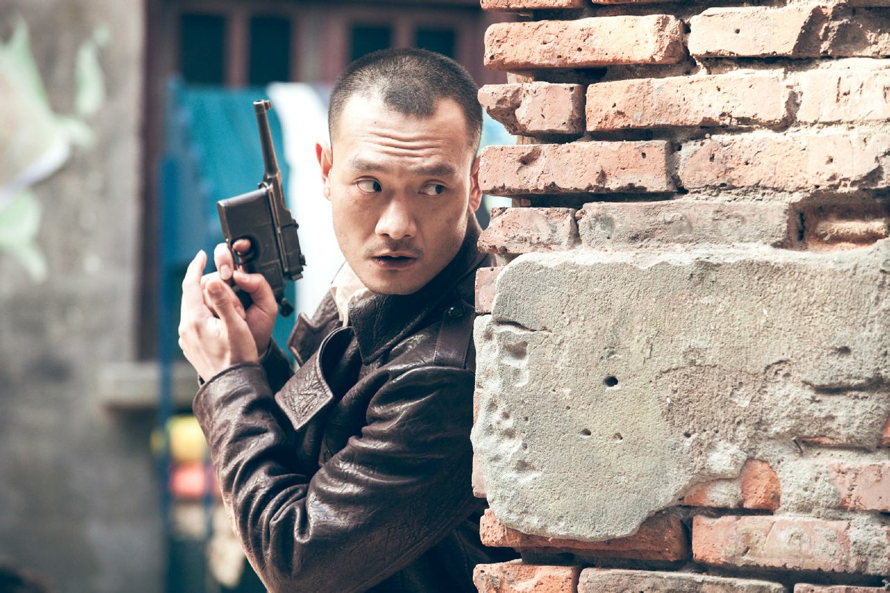  p data-id="gnbtx7g4ck">寒青,1981年12月1日出生于北京,青年演员