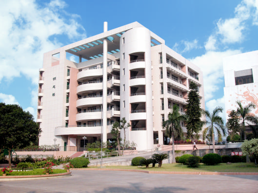 data-lemmaid="8362370">景贤学校是一所由江门市教育局领导,江门