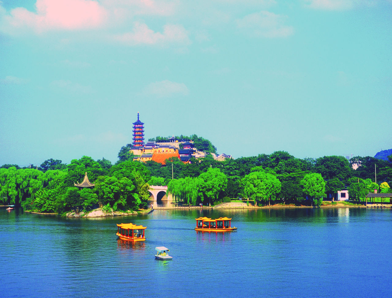  p>镇江三山风景名胜区地处江苏省 a target="_blank" href="/item