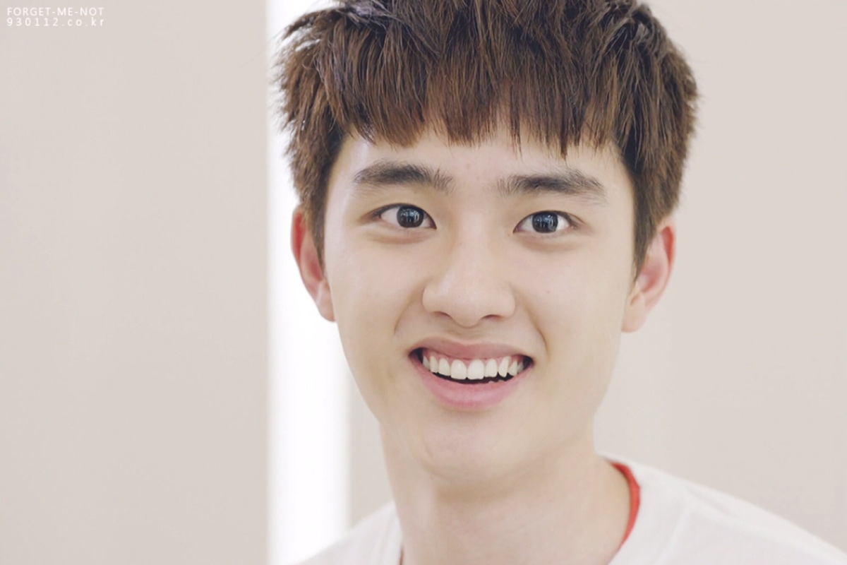 (包括两个大写字母和两个标点符号),曾用名都暻秀,1993年1月12日出生