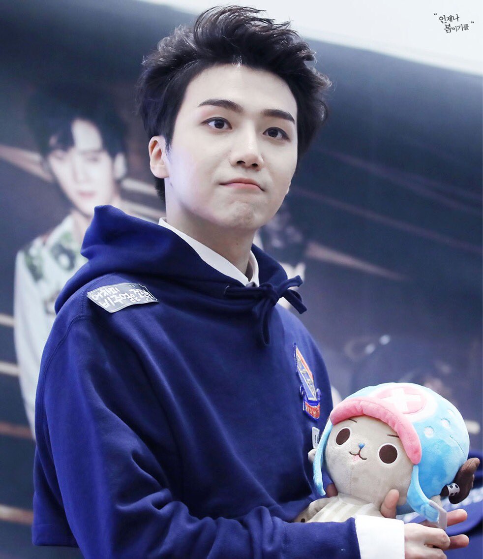  p>赵珍虎,1992年4月17日出生于韩国大田广域市,韩国男歌手,男子演唱