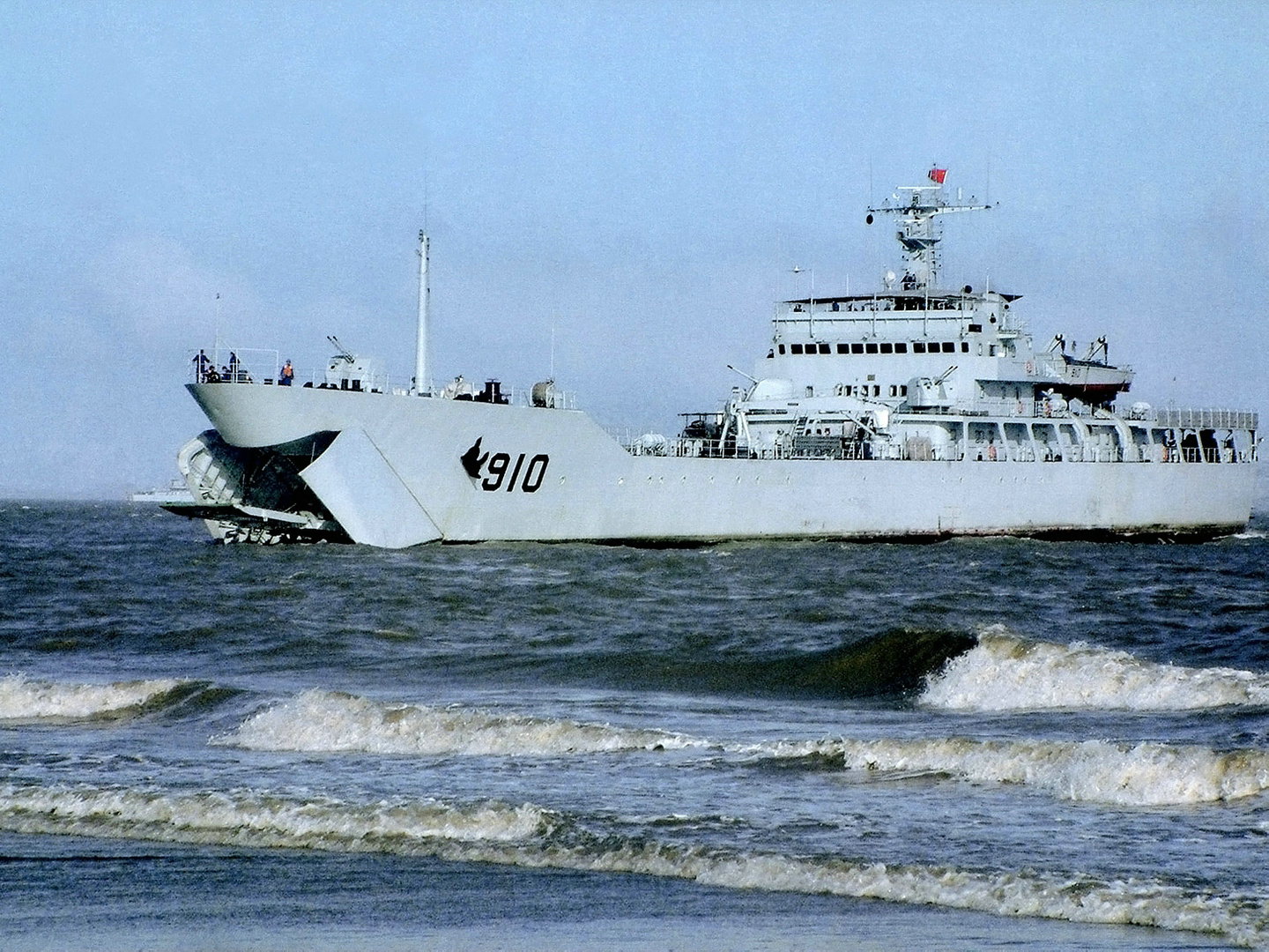 >中国 /a>建造的072Ⅲ型("玉亭"级)大型登陆舰,1987年设计成功,1991年