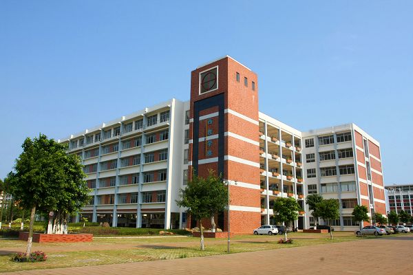  p data-id="gnto4fn1nf">海口经济学院( i>haikou university of