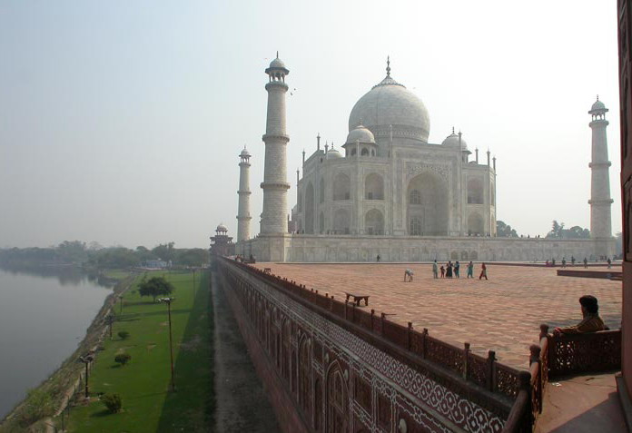  p>亚穆纳河( a target="_blank" href="/item/yamuna">yamuna /a>)是