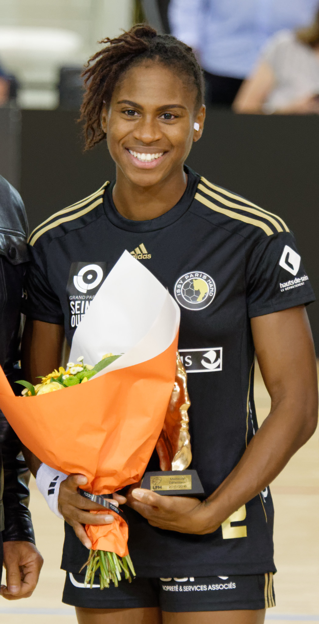 lassource),女,1992年9月1日出生,法国手球运动员,场上司职左后卫