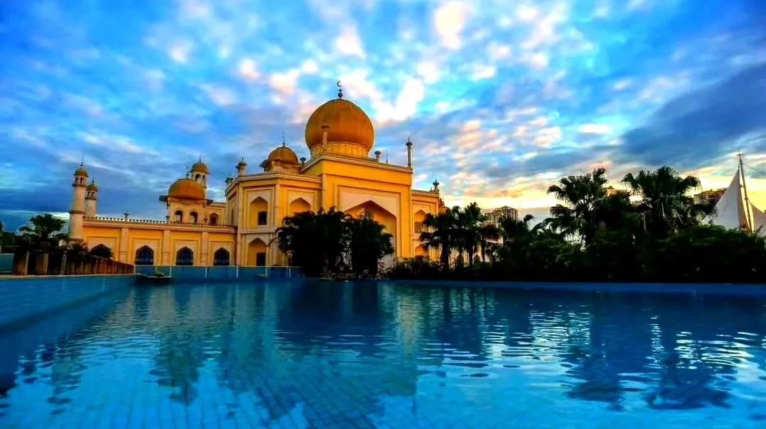 开放了中国死海旅游度假区位于四川省大英县,地处四川盆地中心地带