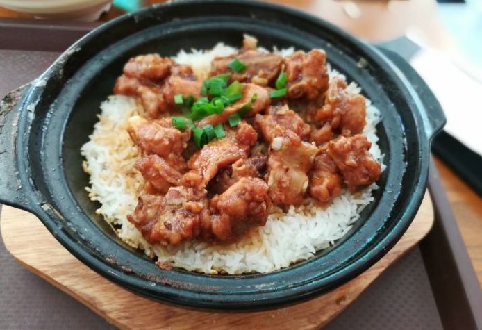 排骨煲仔饭