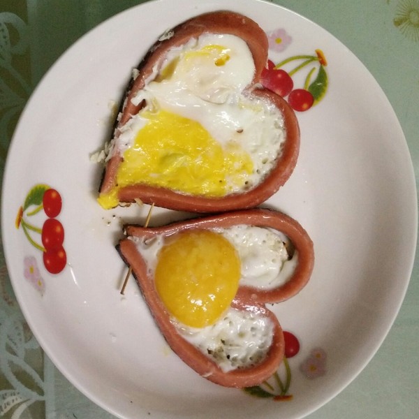 心形香肠煎蛋
