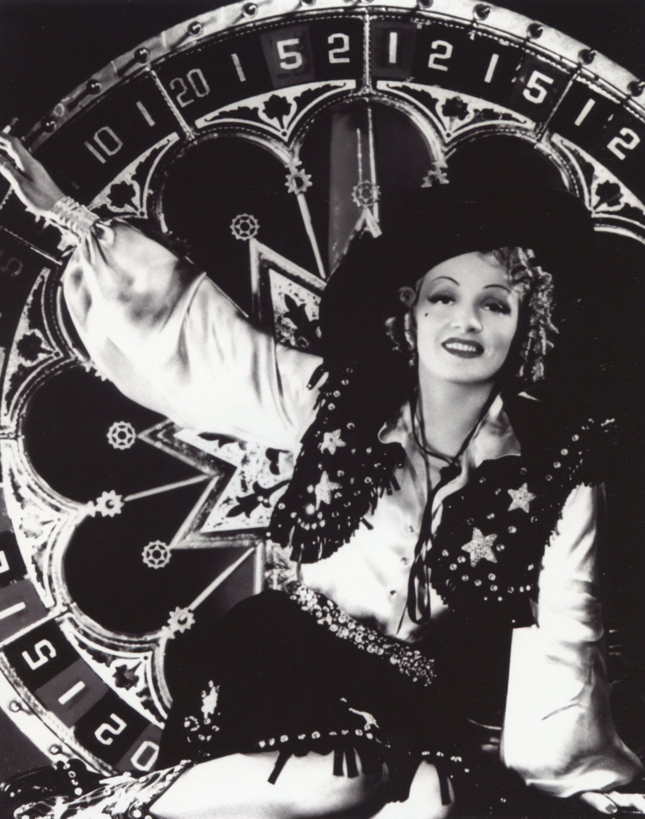 碧血烟花,戴斯屈出马