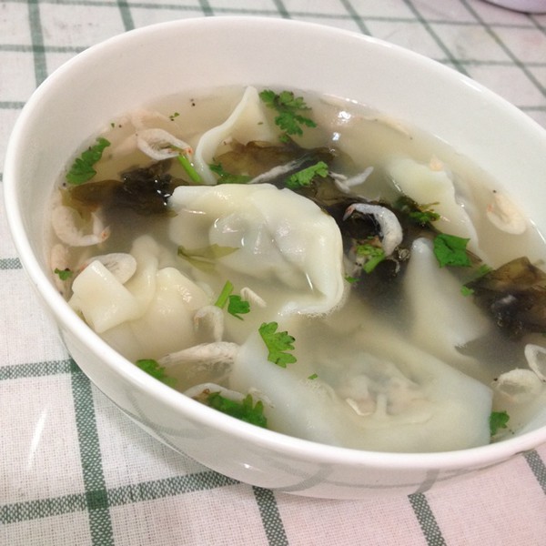 小白菜木耳馄饨