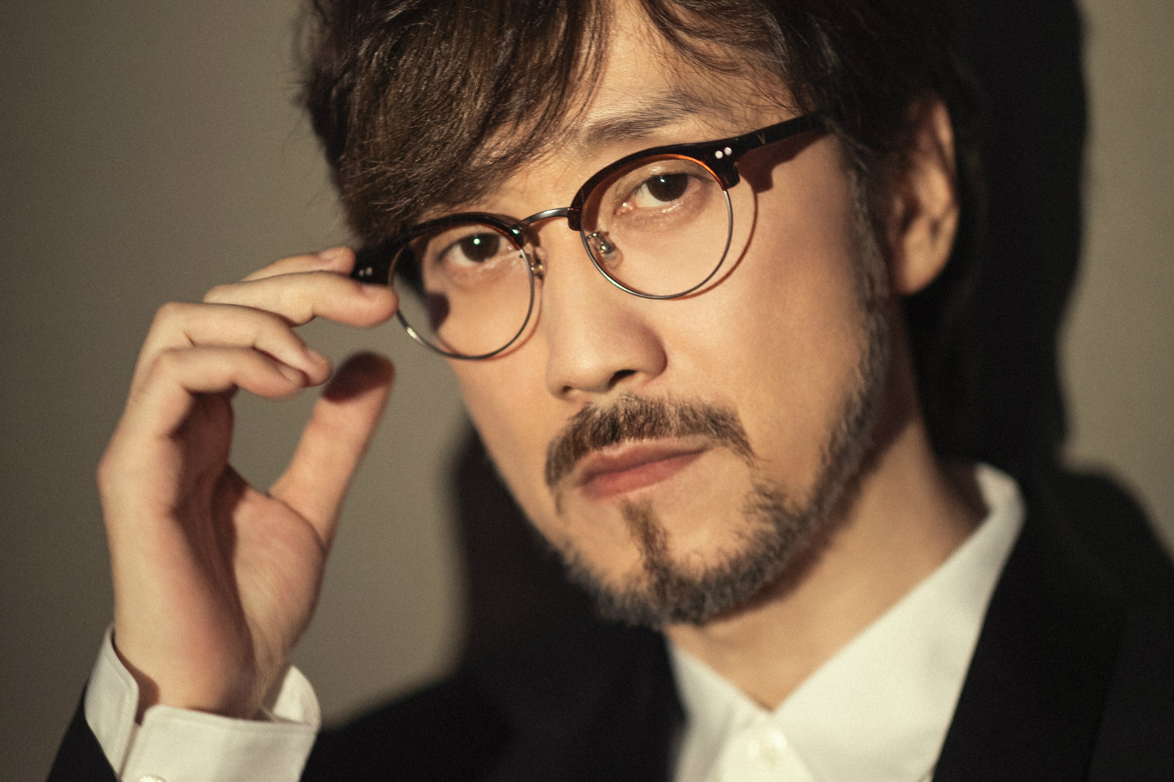  p>周传雄(steve chou),1969年6月7日生于台湾省台中市,祖籍湖北省