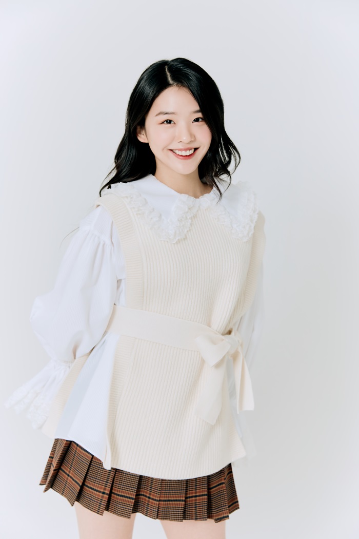 >(         ,kim si eun) /i>,2000年10月29日出生于韩国京畿道高阳市