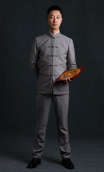  p data-id="gnarzgohos">穆六垚,男,汉族, b>(道号:三云) /b> b>,生 