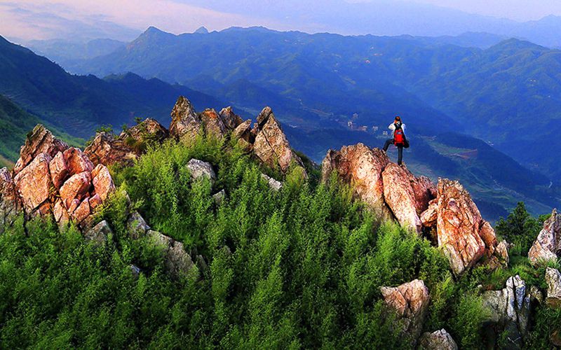 p data-id="tcpzap9xqjlz">大云山,俗名大牛山,古名邪姜山,又名白云峰