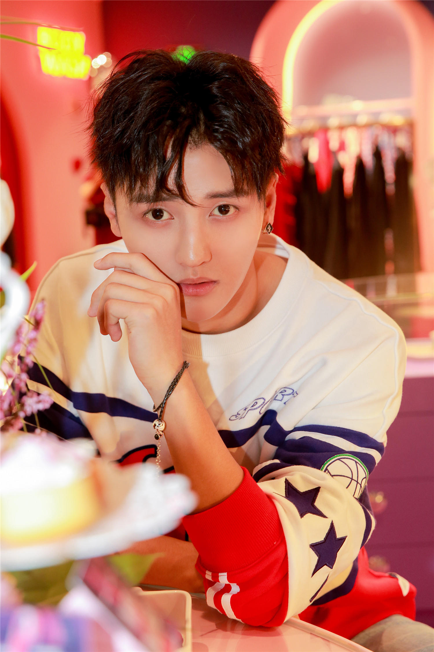  p data-id="gnyxrpghn4">侯东,1995年11月18