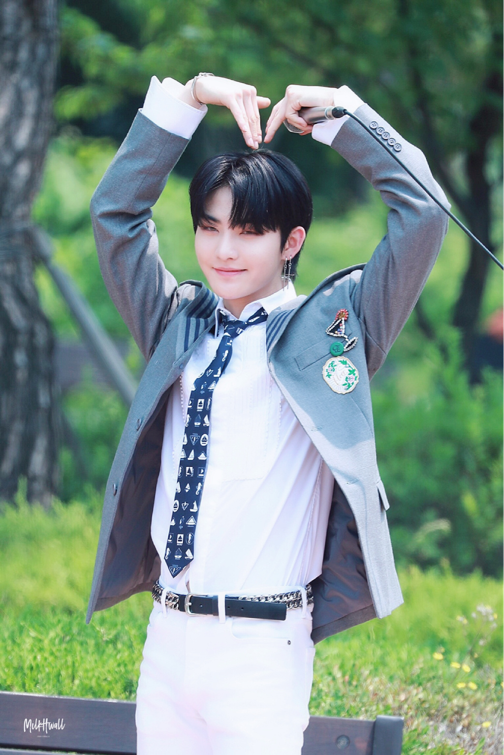  p>许玹準,艺名hwall,2000年3月9日出生于韩国釜