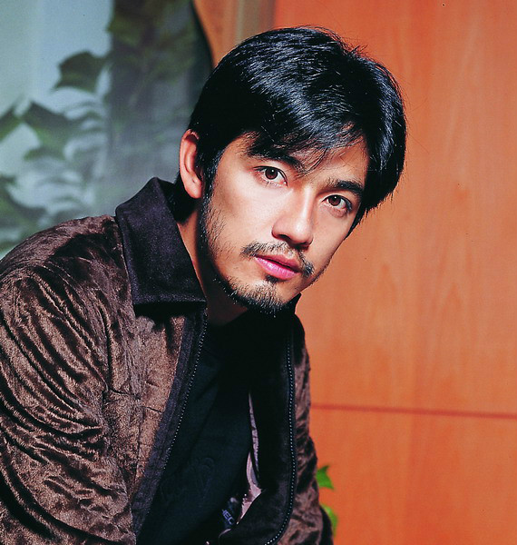  p>《劫心匪》是2003年的泰国电视剧,由 a target="_blank" href="