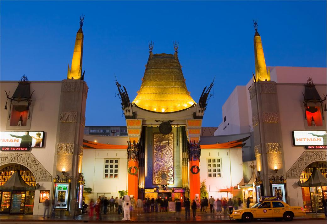 中国戏院又叫格鲁曼中国戏院,因为它是由"剧场之王"希德·格鲁曼亲自