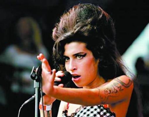 1983年9月14日-2011年7月23日),出生于英国伦敦,英国爵士乐女歌手