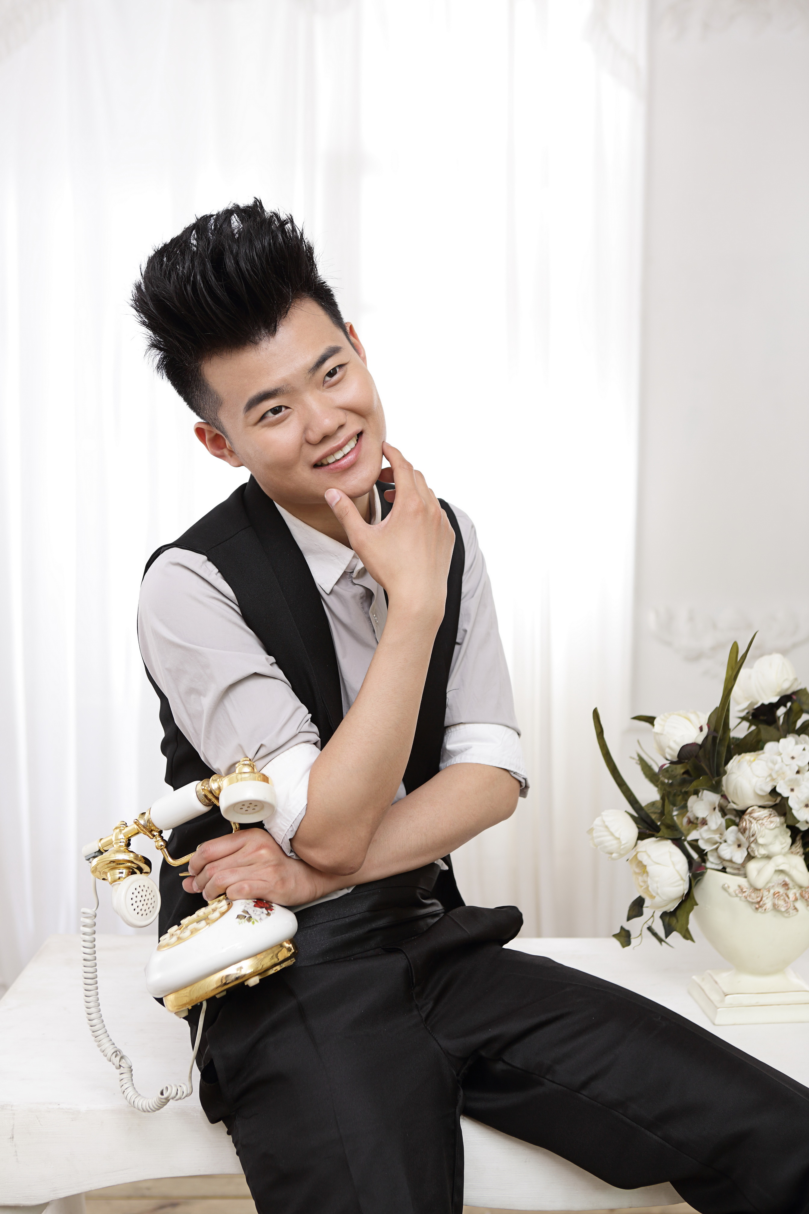 官羽以极具辨识度的 a target="_blank" href="