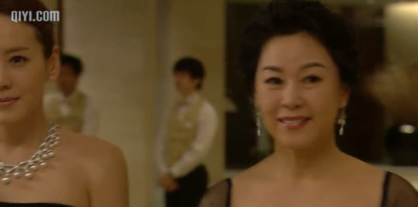 由 a href="#" data-lemmaid="833345">金亨植 /a>执导, a href="#">