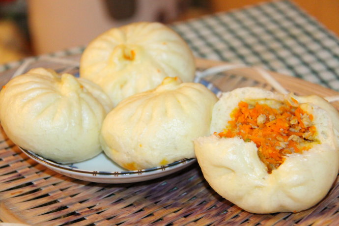 胡萝卜羊肉包