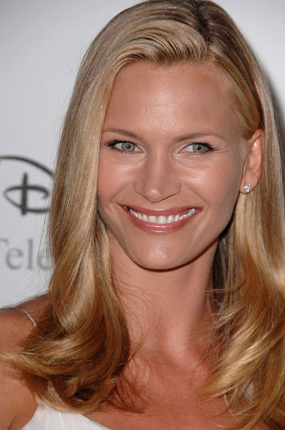 娜塔莎·亨斯屈奇