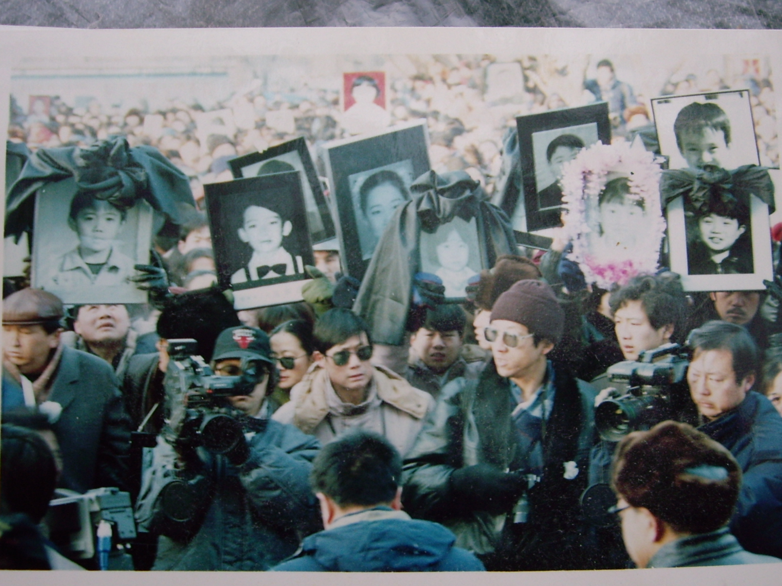  p>1994年12月8日,新疆克拉玛依市发生恶性火灾事故,造成325人死亡