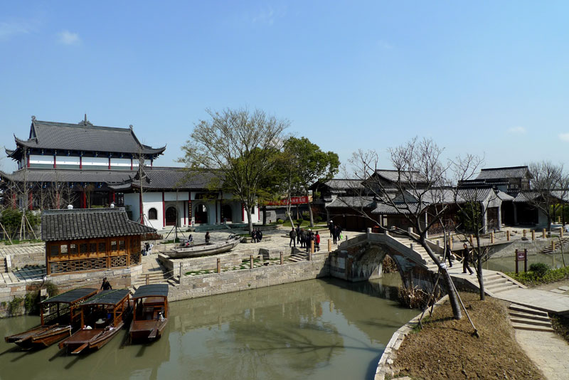  p>凤桥镇地处嘉兴市东南部,南与海盐县接壤,西北与余新镇为邻,东与