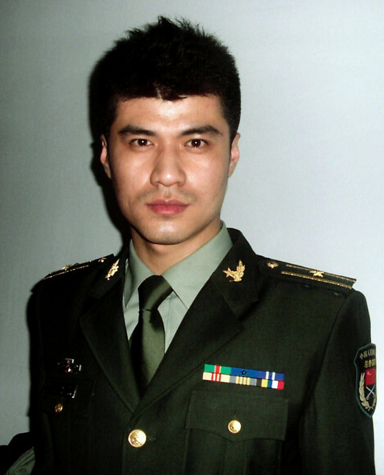 1986年8月26日出生于陕西省西安市,中国内地影视演员,总政话剧团演 