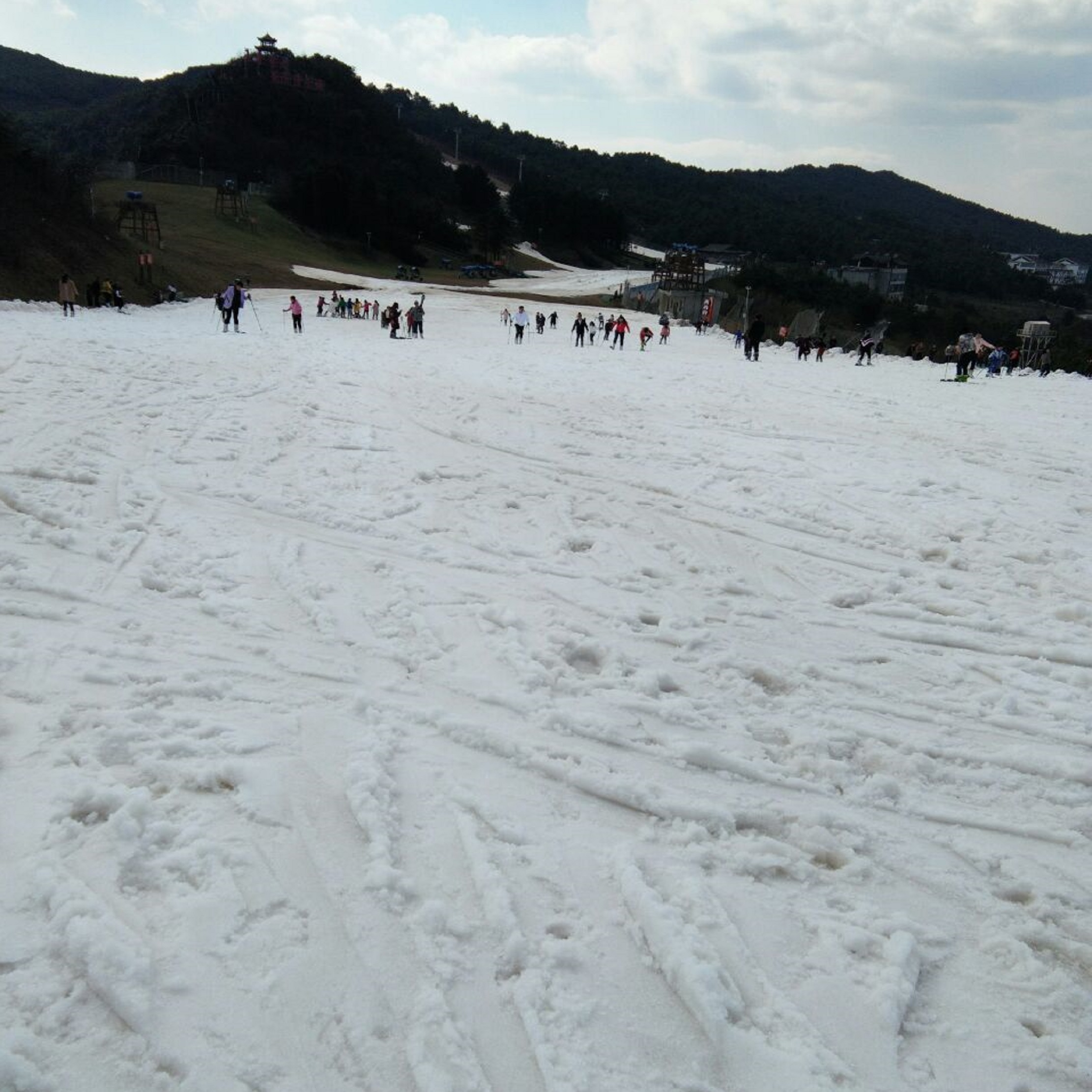 玉舍森林公园滑雪场