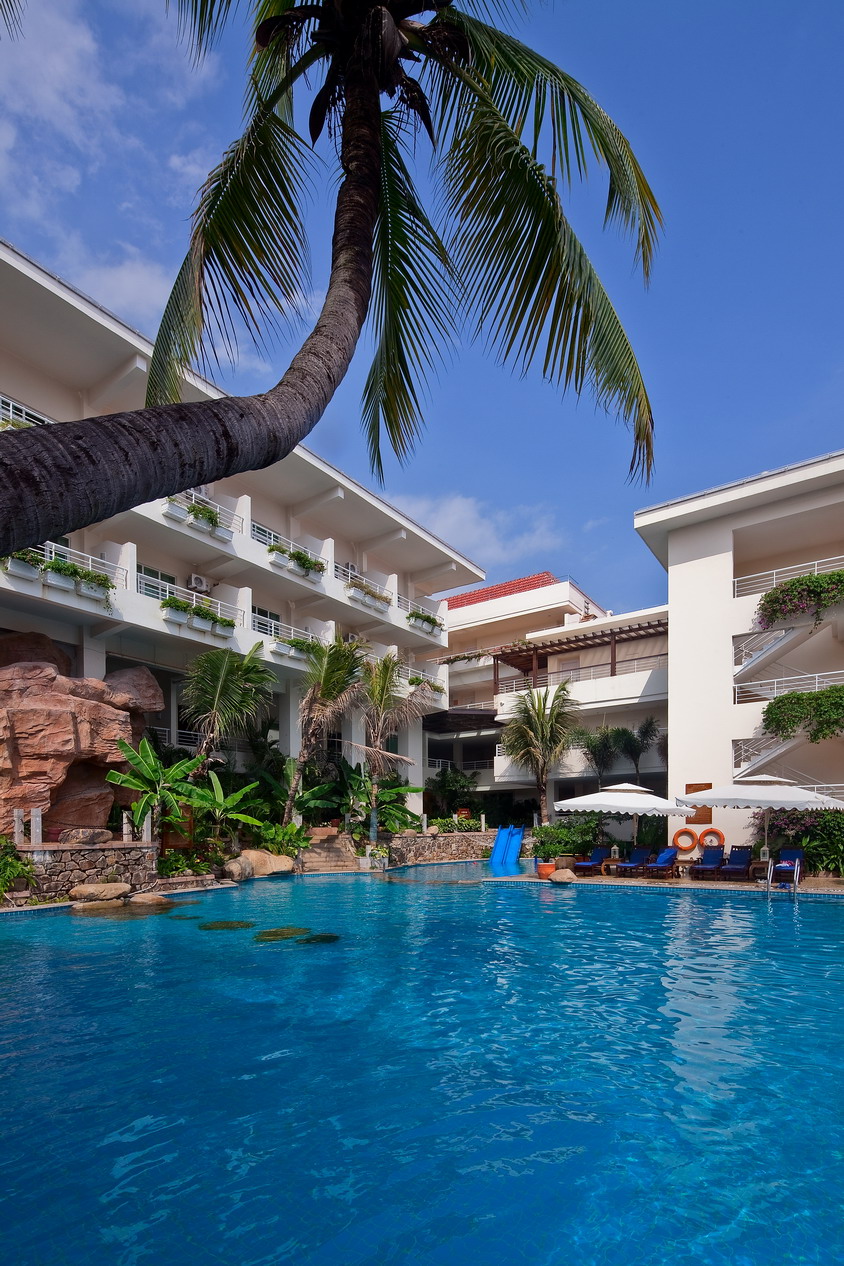  p>三亚嘉宾国际酒店位于三亚市大东海度假区北面山顶上,是三亚市建造