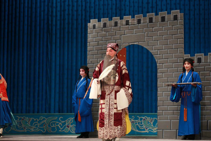  p data-id="gnwg3yt1l5">《空城计》又名《抚琴退兵》,京剧传统剧目