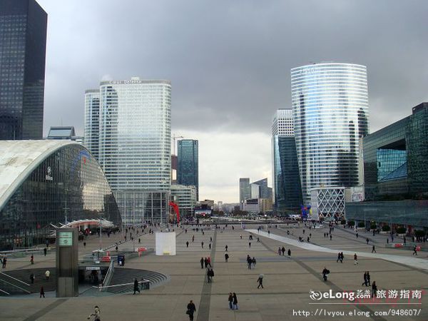 la defense