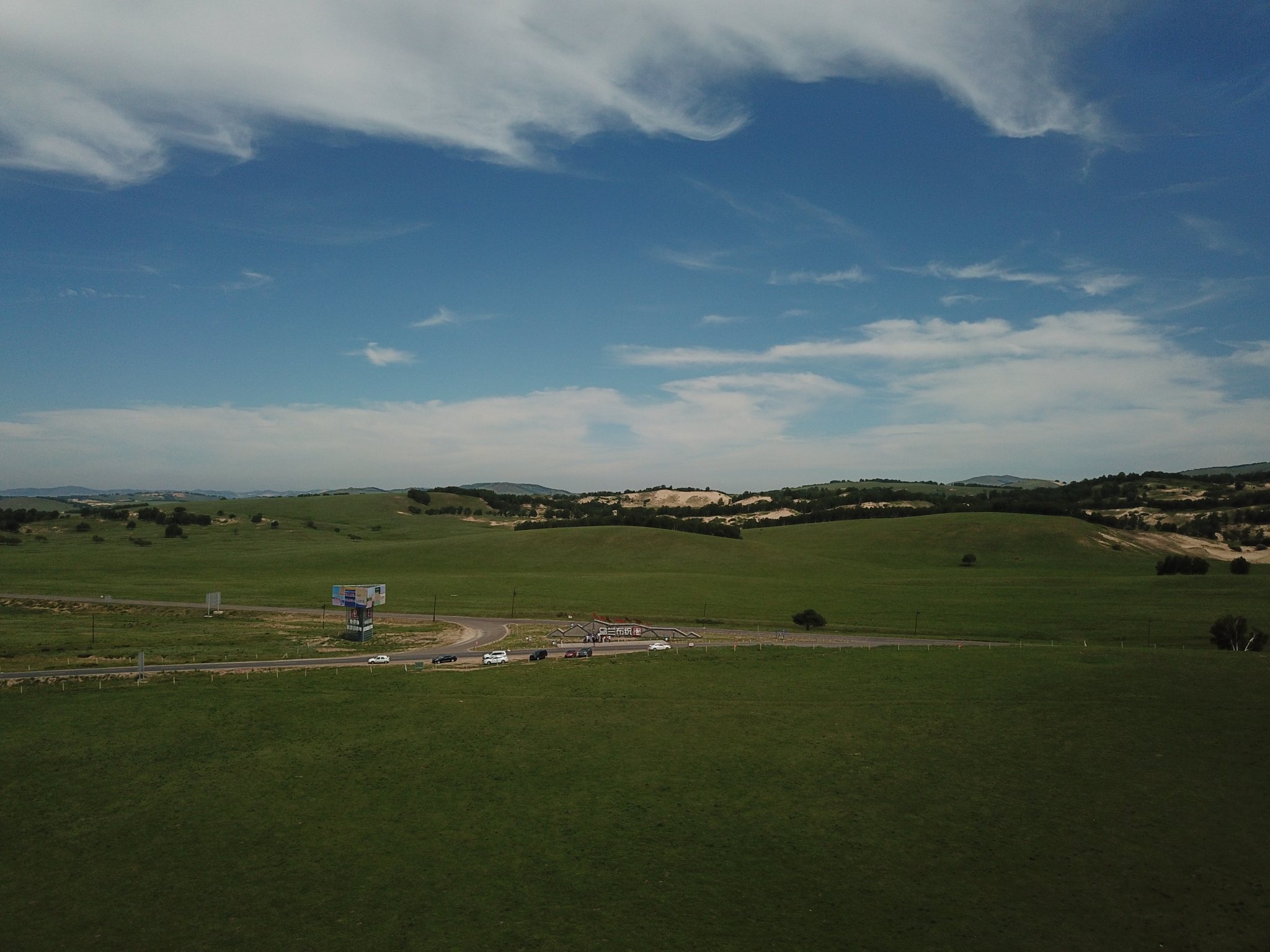 乌兰布统景区位于内蒙古自治区 a target="_blank" href="/item/赤峰