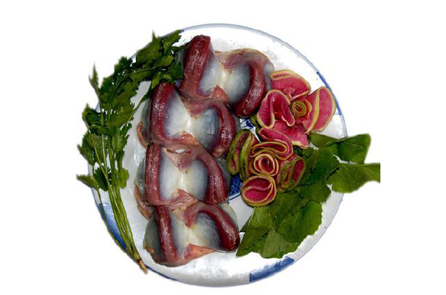  p>鸭肫即鸭胃,鸭胗,鸭的肌胃,形状扁圆,肉质紧密,紧韧耐嚼,滋味悠长