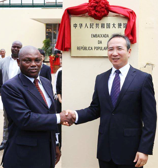 外交人员行 a target="_blank" href="/item/外交衔级制度/12583590"