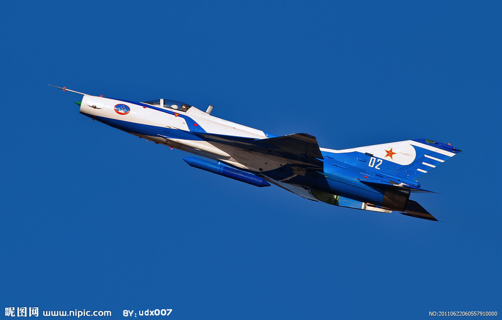  p>歼击机用于在空中消灭敌机和其他飞航式空袭兵器的军用飞机,又称