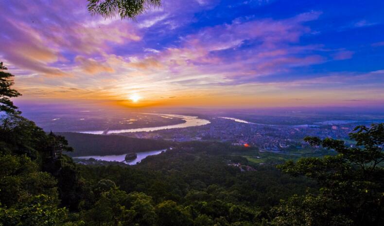 >西山风景区位于 a target="_blank" href="/item/芜湖">芜湖 /a>市 a