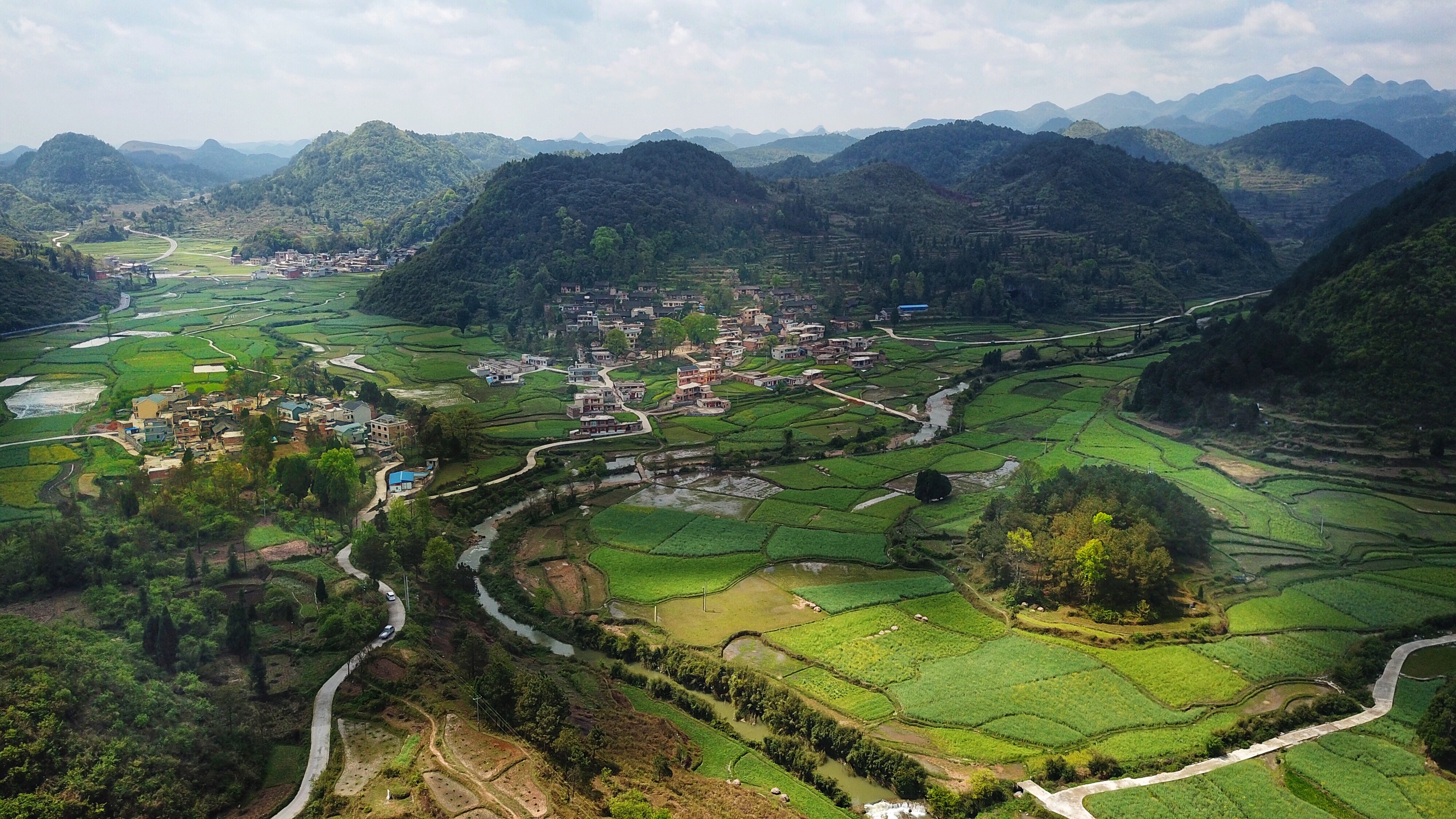  p>沿山镇,隶属于贵州省黔南布依族苗族自治州贵定县,地处 a target="