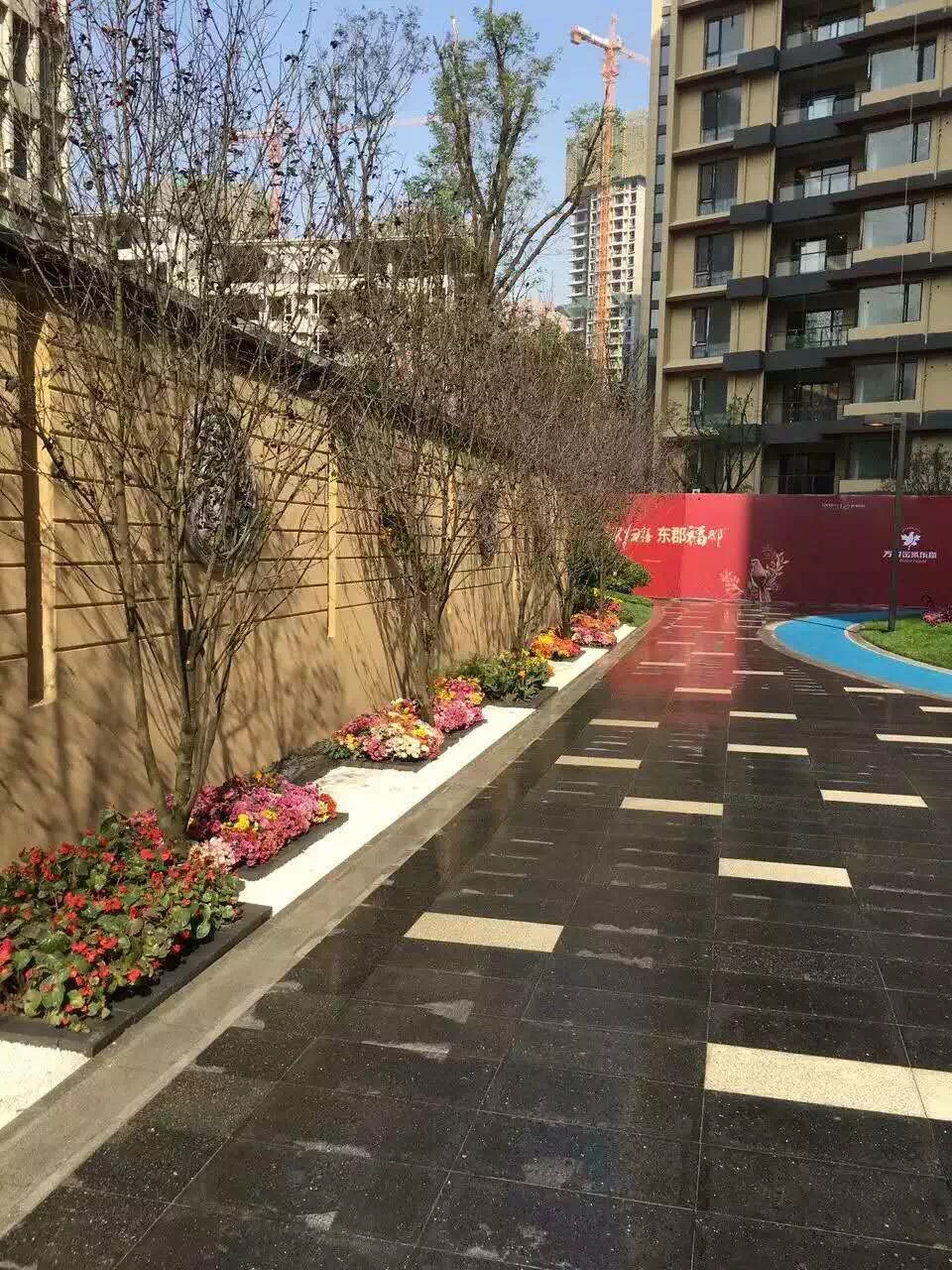 万科金域东郡西临大明宫文化旅游区,东接浐灞生态区,据守港务区,城北