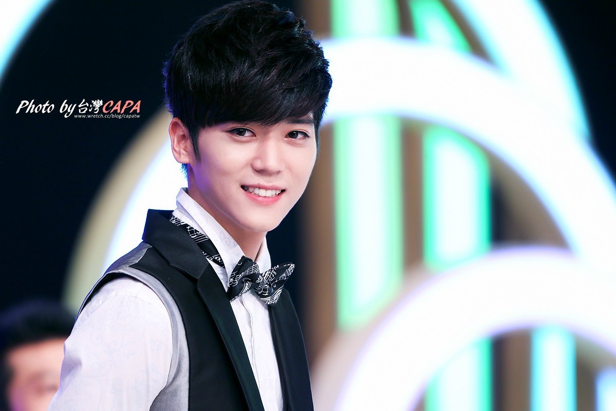  p>毕书尽(bii,         ),1989年7月7日出生于韩国首尔,中韩混血流行