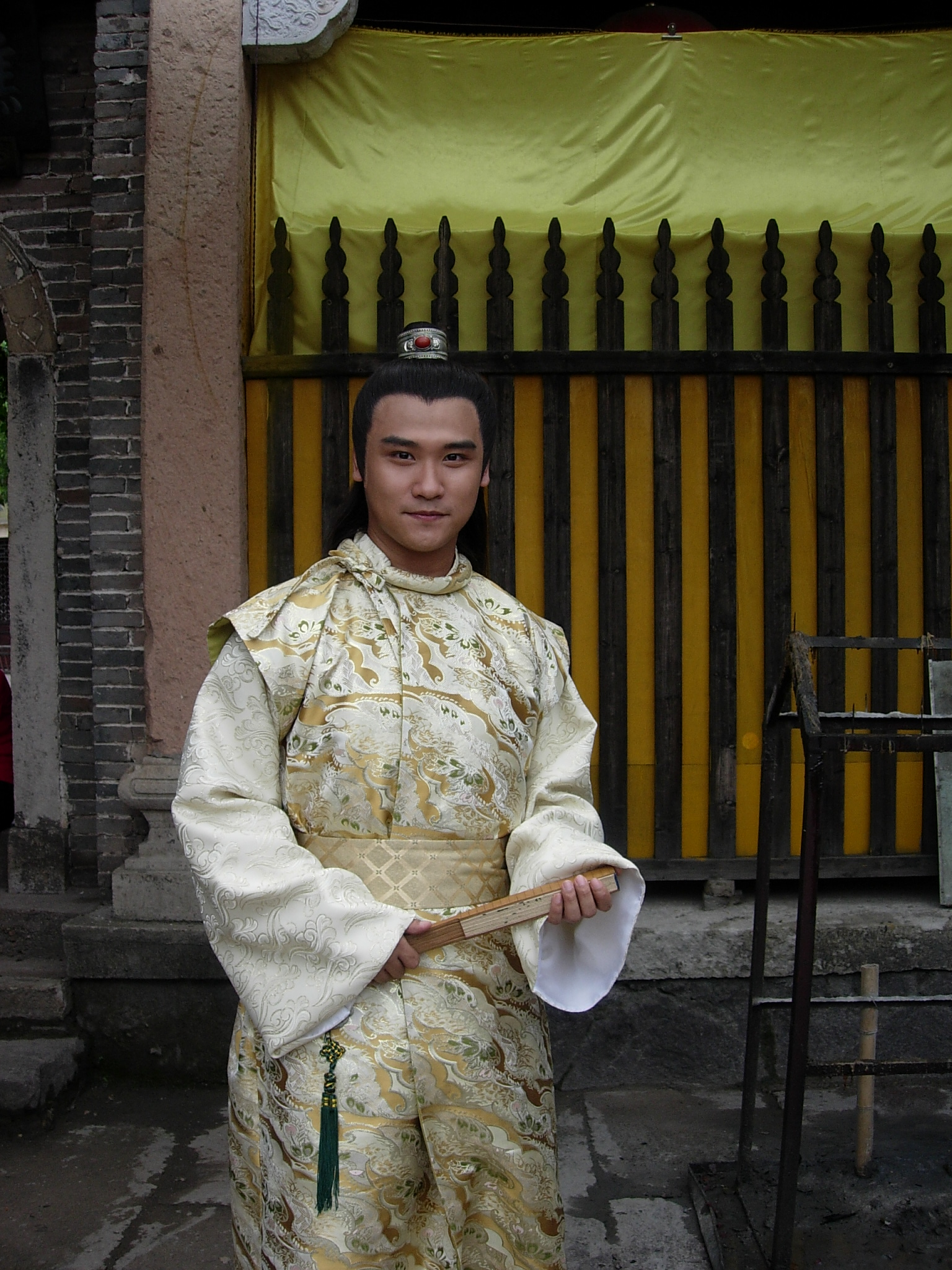  p data-id="gnbqn1vgmx">石磊,青年男演员,中国内地青年影视演员